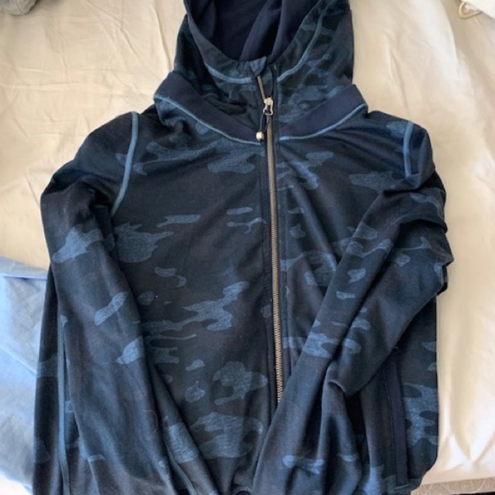 Lululemon Namaskar Blue Camo Hoodie Zip Up Size 6 Loo… Gem